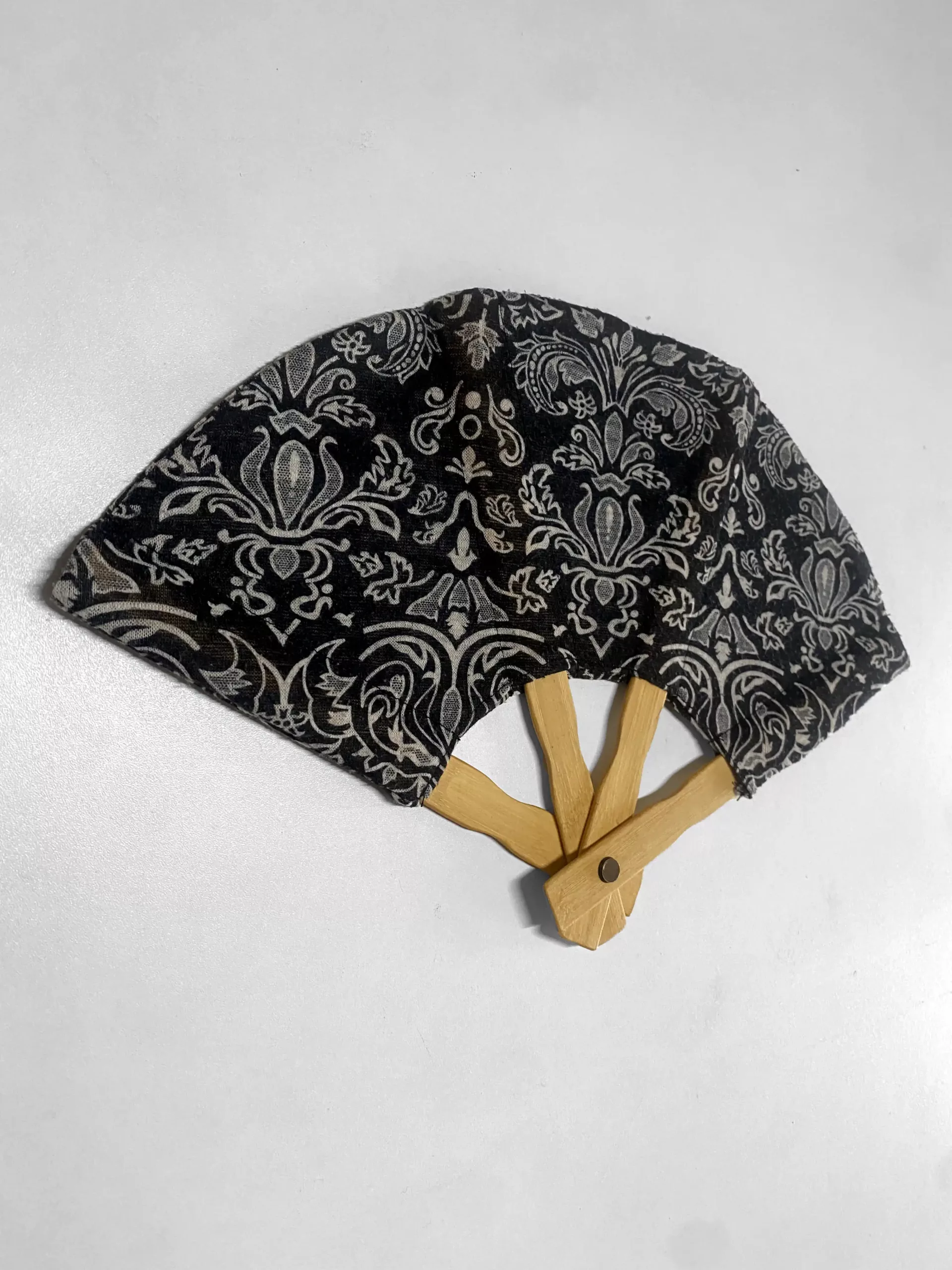 Eventail art nouveau