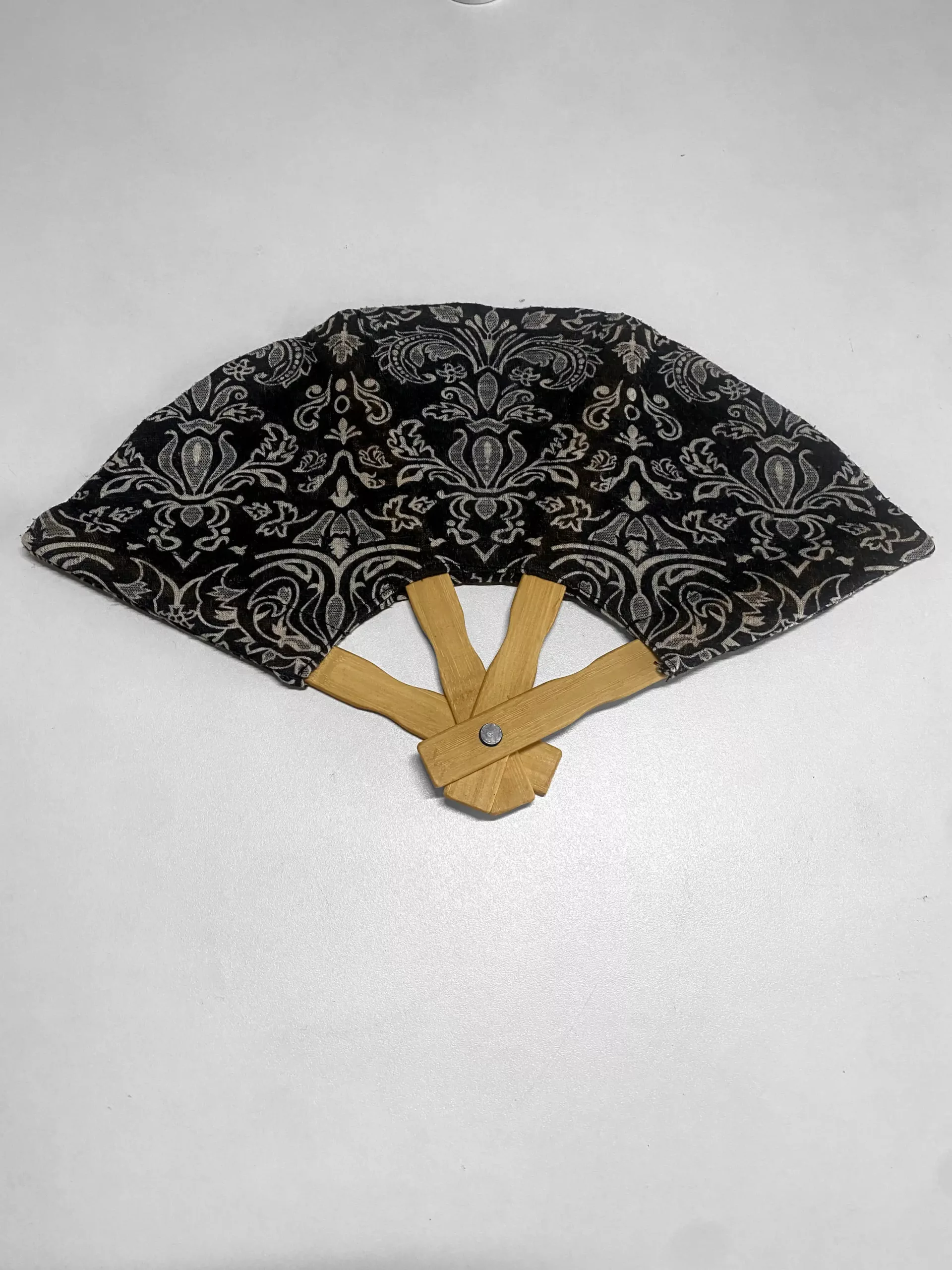 Eventail art nouveau